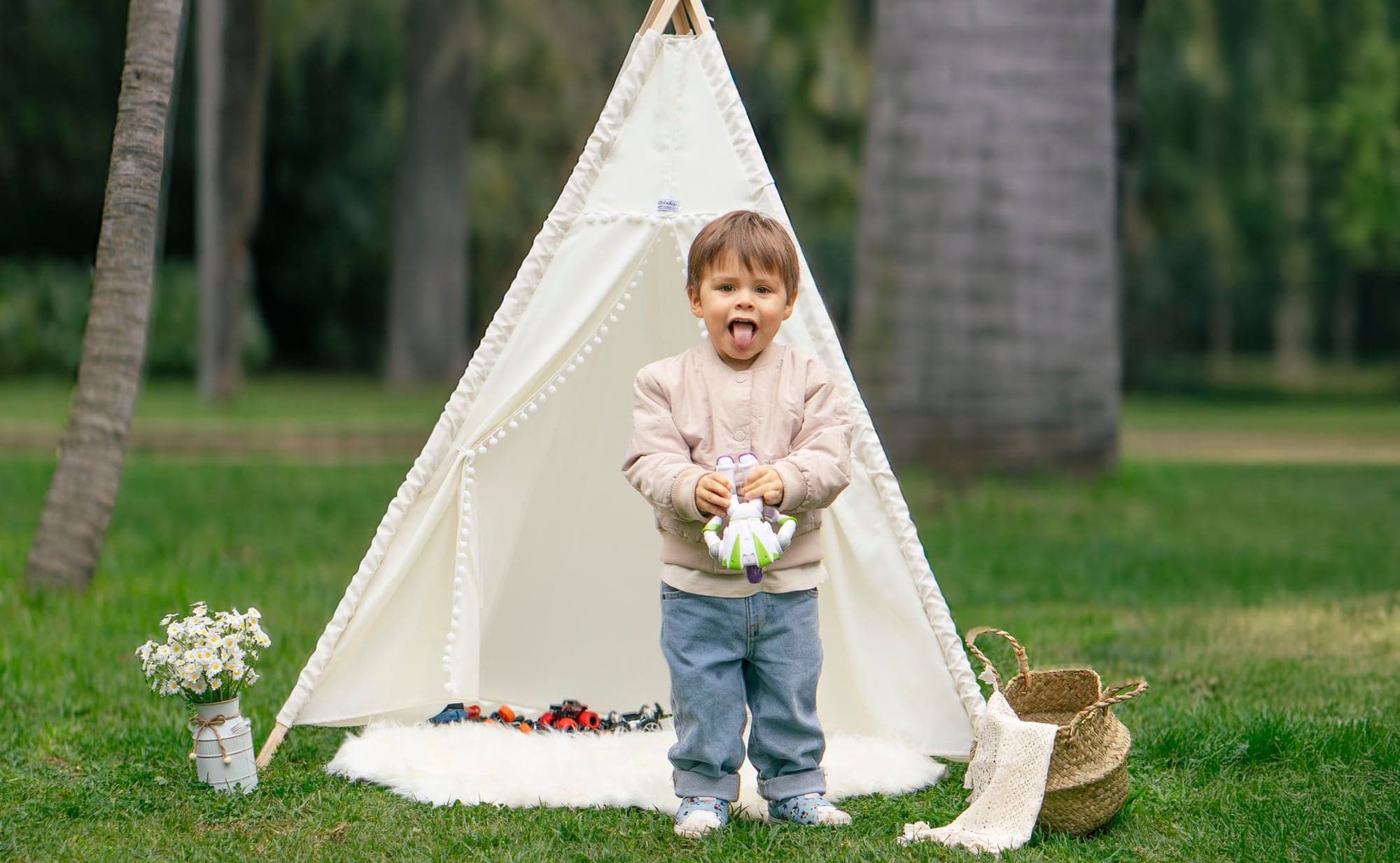 Valentino saca la lengua frente al tipi